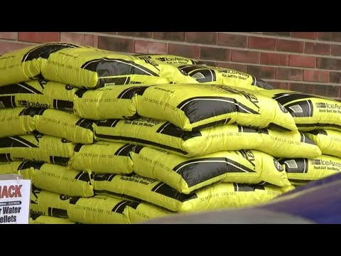 Metro Detroit braces for season&#039;s first big snowfall