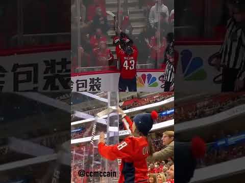 Capitals fan who broke phone trying to help Wilson gifted new one