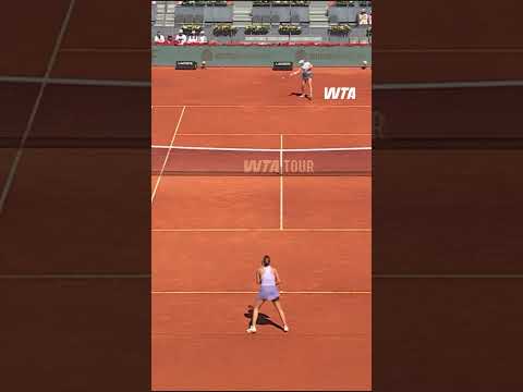 Sabalenka with a gorgeous lob 😮‍💨 #wta #tennis #sports