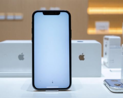 Apple’s Bold Plan Faces Skepticism: Why Shifting iPhone Production to India May Not be the Solution Apple’s Bold Plan Faces Skepticism: Why Shifting iPhone Production to India May Not be the Solution